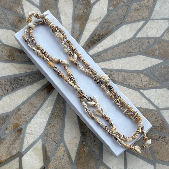 Miniature Conch Shell 35” Continuous Necklace - Picture 1 of 6